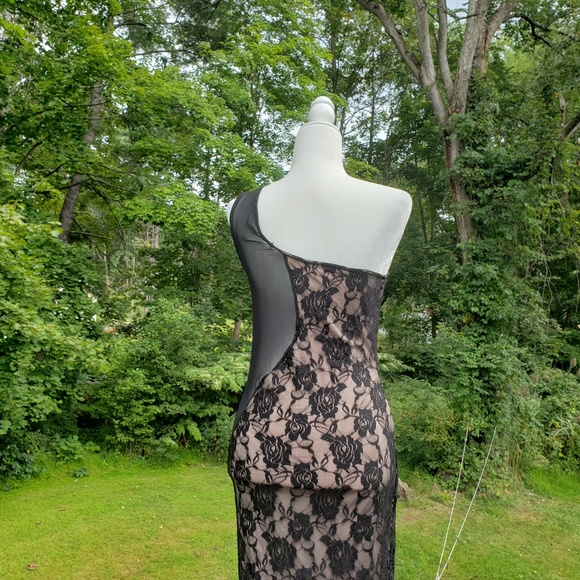 Beautiful black & Beige size large evening Dress. - Picture 8 of 8